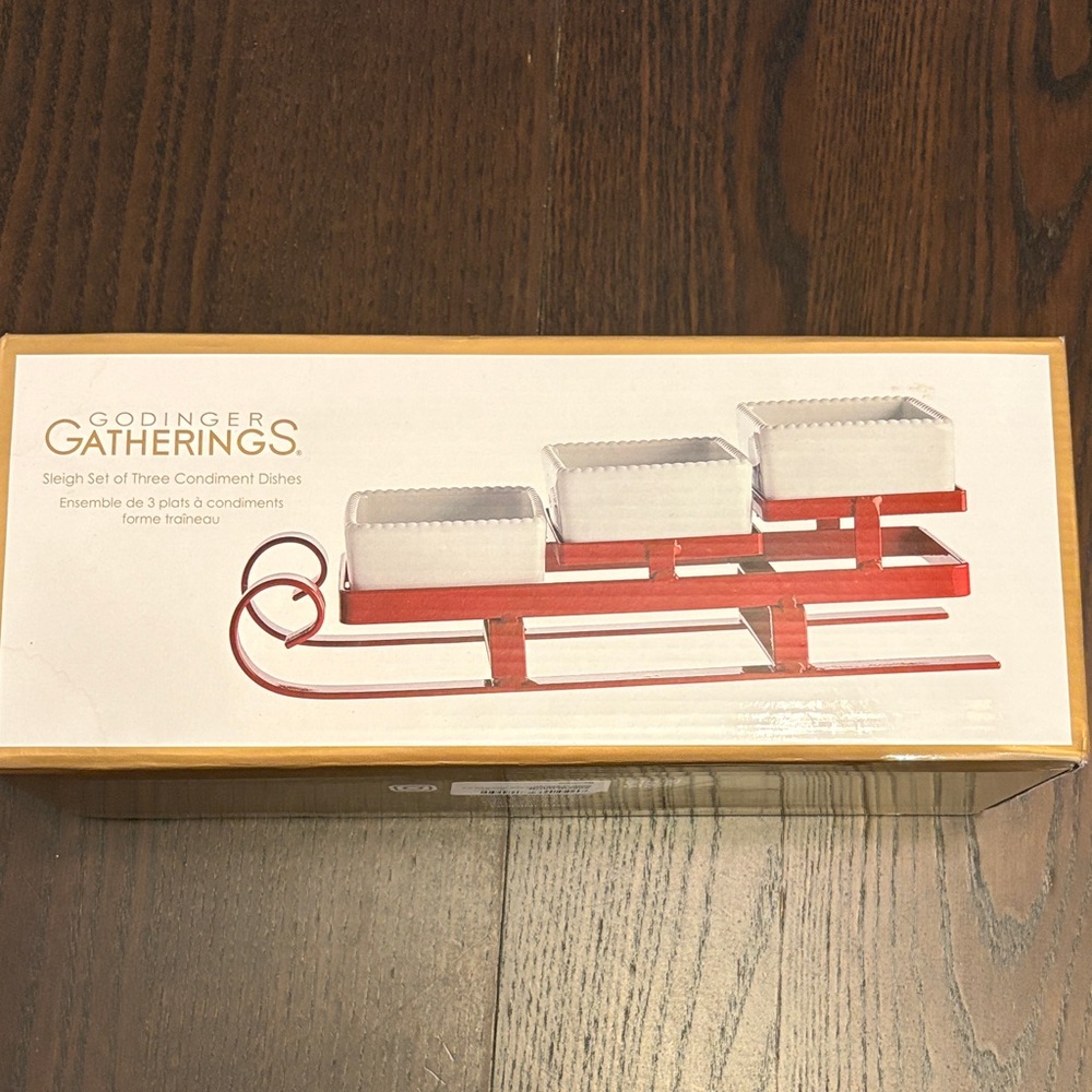 Godinger Red Sleigh Condiment Set with White Scalloped Dishes